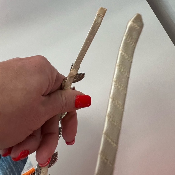 NWOT Nordstrom Teardrop Rhinestone Leaf Crown Headband - Picture 8 of 11